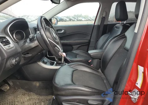 2018 Jeep Compass Latitude z USA, uszkodzony, nr VIN 3C4NJDBB3JT176585